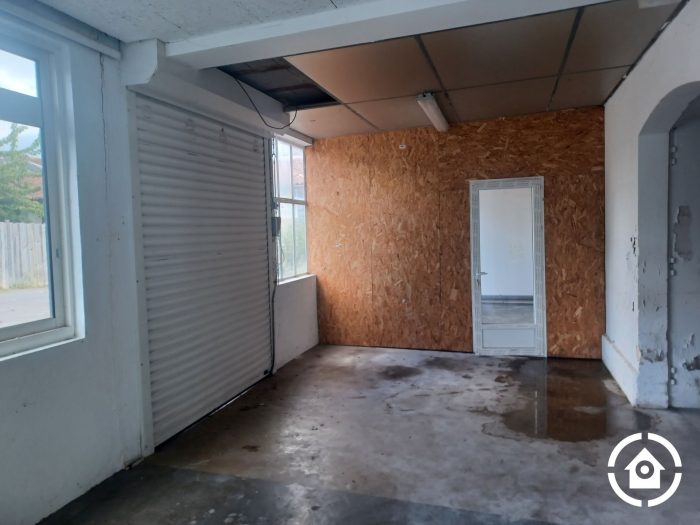 Local professionnel à louer, 171 m² - Cognac 16100