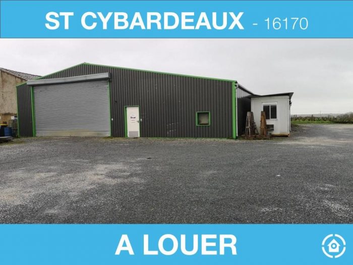 Local professionnel à louer, 800 m² - Saint-Cybardeaux 16170