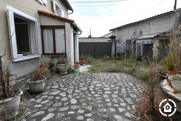 Maison individuelle à vendre, 7 pièces - Les Métairies 16200