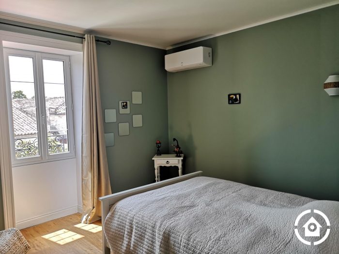 Photo Maison Charentaise rénovée - 4 chambres avec jardin & dépendances image 15/20