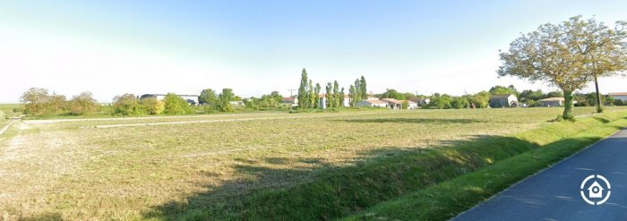 Terrain constructible à vendre, 12557 m² - Montils 17800