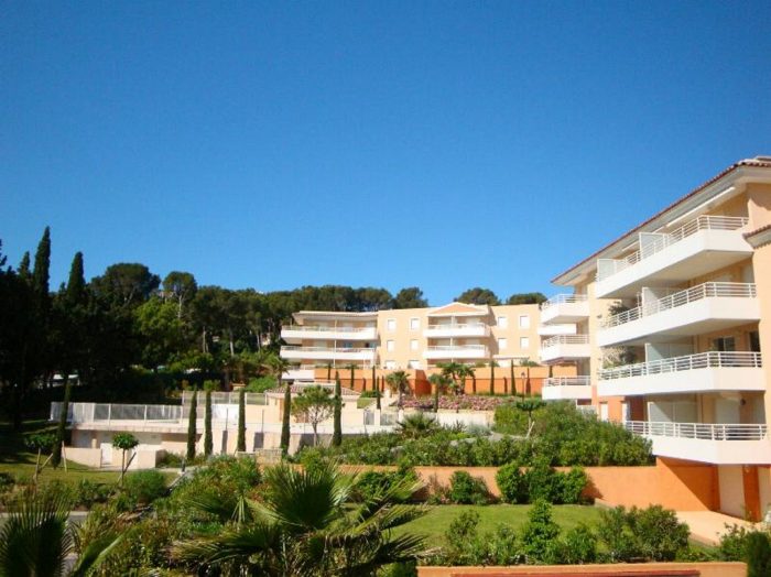 Appartement à louer, 2 pièces - Cavalaire-sur-Mer 83240