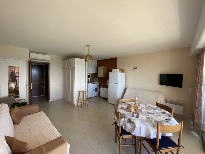 Studio à louer, 1 pièce - Cavalaire-sur-Mer 83240