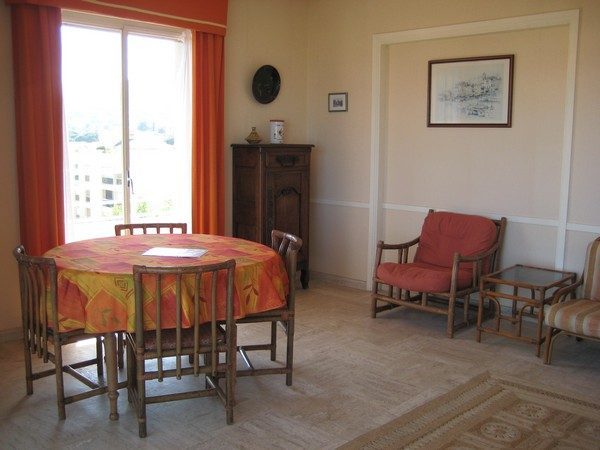 Appartement à louer, 3 pièces - Cavalaire-sur-Mer 83240