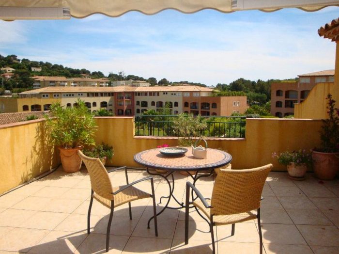 Appartement à louer, 4 pièces - Cavalaire-sur-Mer 83240