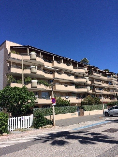 Appartement à louer, 2 pièces - Cavalaire-sur-Mer 83240