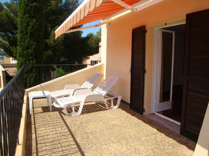 Appartement à louer, 2 pièces - Cavalaire-sur-Mer 83240