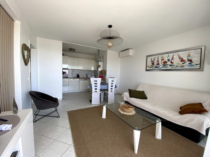 Appartement à louer, 3 pièces - Cavalaire-sur-Mer 83240