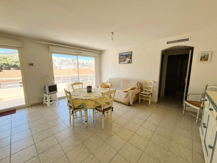 Apartment for sale, 2 rooms - Cavalaire-sur-Mer 83240