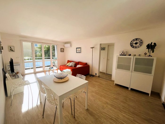 Appartement à vendre, 3 pièces - Cavalaire-sur-Mer 83240