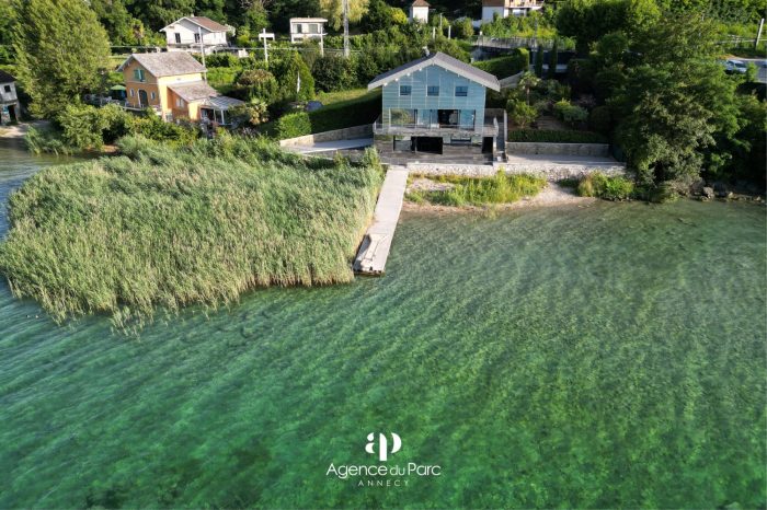 Photo Villa pied dans l'eau ponton et plage privée - Lac du Bourget image 29/29