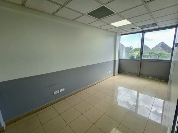 Local commercial à louer, 98 m² - Papeete 98714