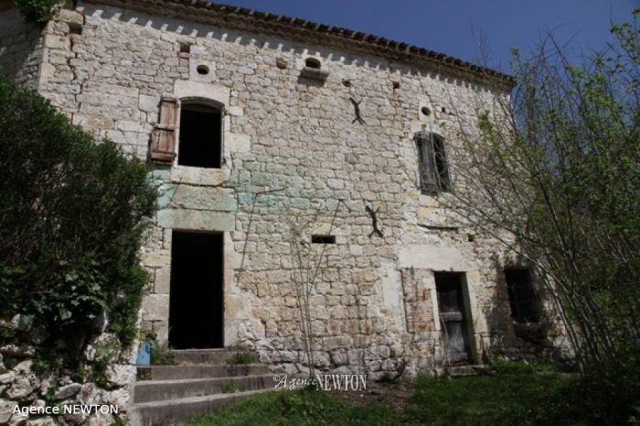 TARN ET GARONNE. Proche Touffailles - Maison Au Village A Rénover