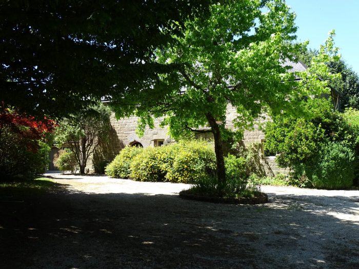 Photo COTES D'ARMOR, proche Glomel - Un manoir en pierre avec 2 gîtes, une piscine chauffée et 4,4 hectares image 4/44