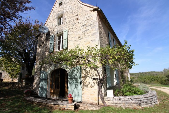 Photo LOT -  Maison traditionnelle en pierre avec 3  chambres, grange, piscine, tennis sur 10 hectares image 23/27