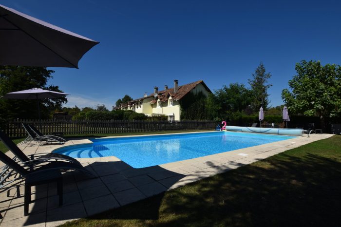 Photo DORDOGNE - Superbe ensemble de 6 maisons dans son propre parc avec piscine image 13/28