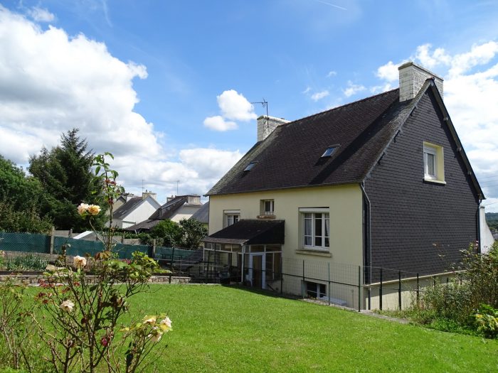 Photo FINISTERE, dans le village du Le Faou, cette maison familiale indépendante de 3 chambres avec une vue magnifique image 33/35