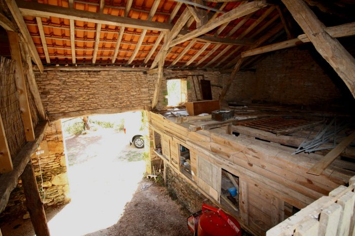 Photo LOT -  Maison traditionnelle en pierre avec gîte, piscine et grange sur 1 Hectare image 26/34