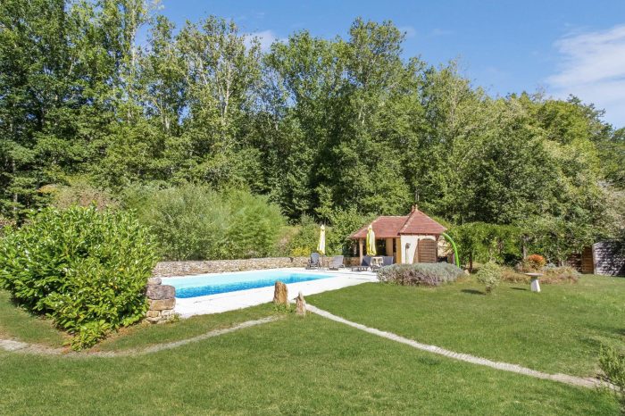 Photo LOT -  Maison traditionnelle en pierre avec gîte, piscine et grange sur 1 Hectare image 19/34