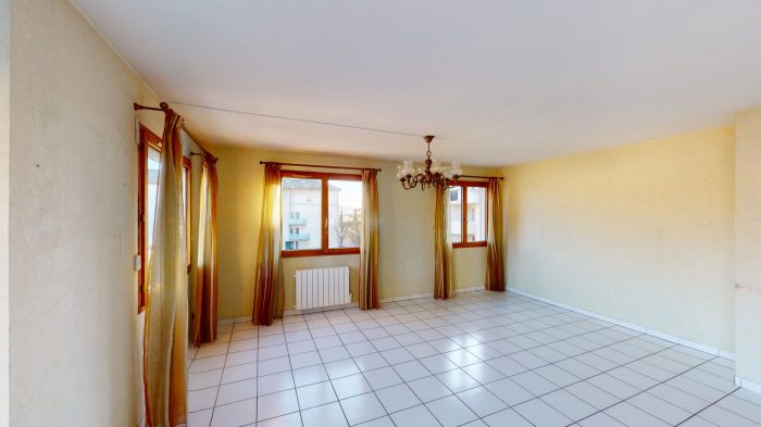 Appartement à vendre, 4 pièces - Le Péage-de-Roussillon 38550