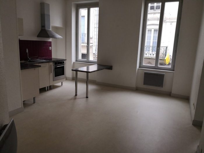 Appartement à louer, 3 pièces - Montluçon 03100