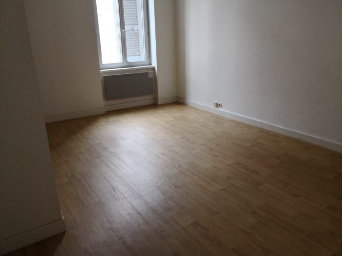 Appartement à louer, 3 pièces - Montluçon 03100