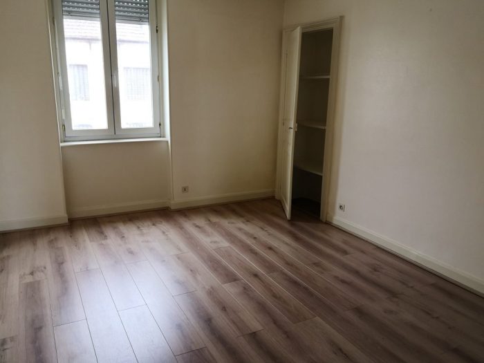 Appartement à louer, 3 pièces - Montluçon 03100