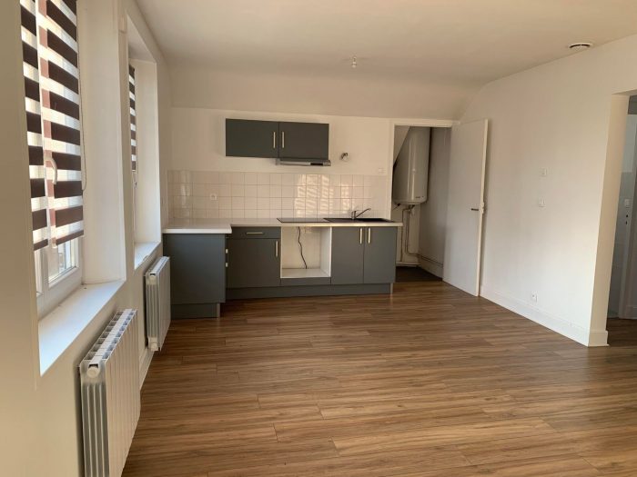 Appartement à louer, 3 pièces - Désertines 03630