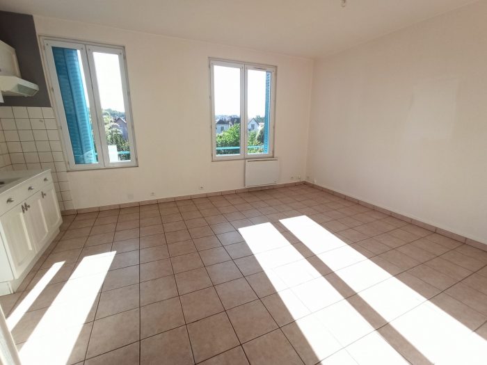 Appartement à louer, 2 pièces - Montluçon 03100