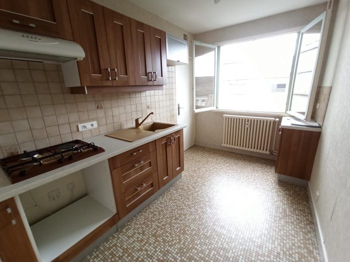 Appartement à louer, 3 pièces - Montluçon 03100