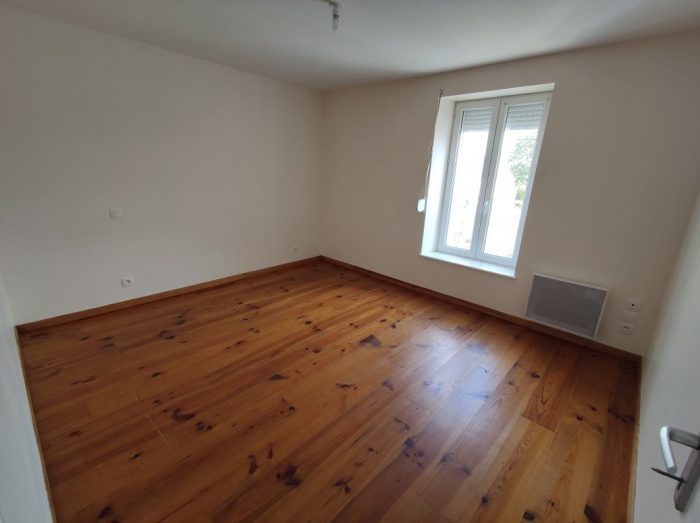 Appartement à louer, 4 pièces - Néris-les-Bains 03310