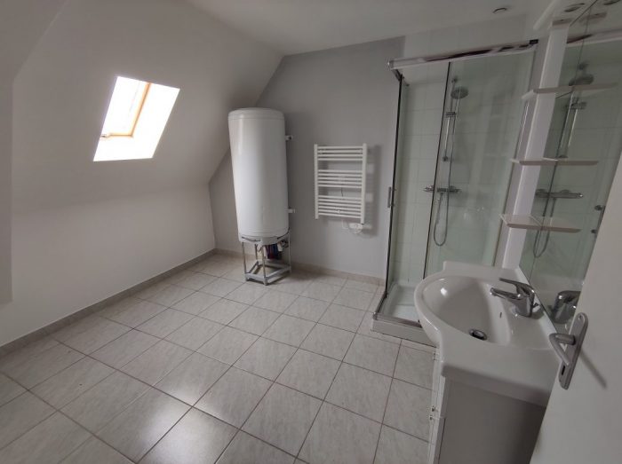 Appartement à louer, 4 pièces - Néris-les-Bains 03310