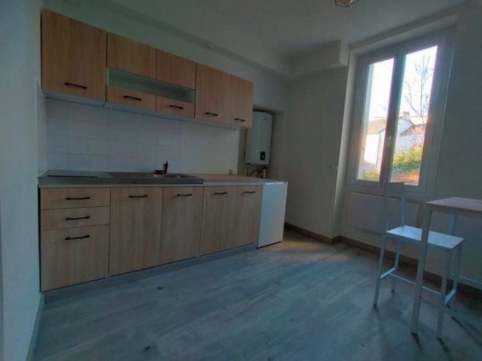 Appartement à louer, 2 pièces - Montluçon 03100