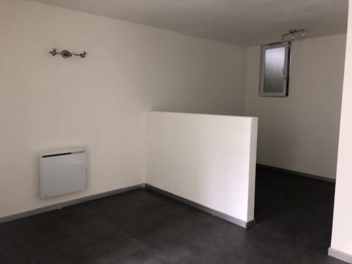 Appartement à louer, 1 pièce - Montluçon 03100