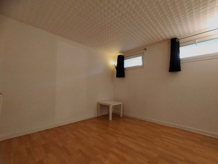 Appartement à louer, 2 pièces - Montluçon 03100