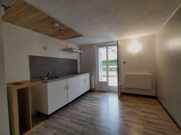 Appartement à louer, 2 pièces - Montluçon 03100