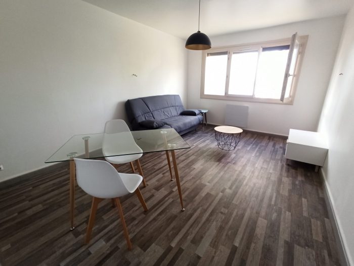 Appartement à louer, 1 pièce - Montluçon 03100