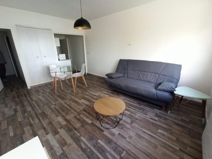 Appartement à louer, 1 pièce - Montluçon 03100