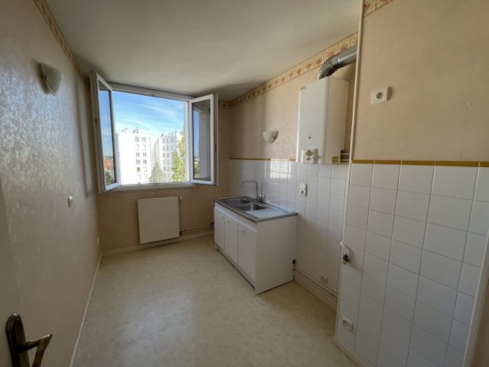 Appartement à louer, 3 pièces - Montluçon 03100