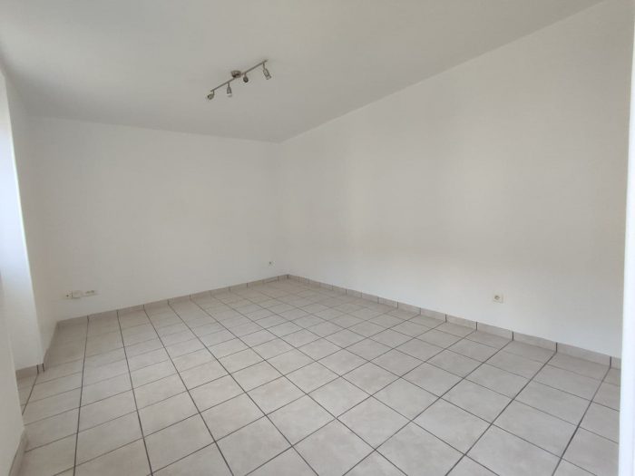 Appartement à louer, 2 pièces - Montluçon 03100