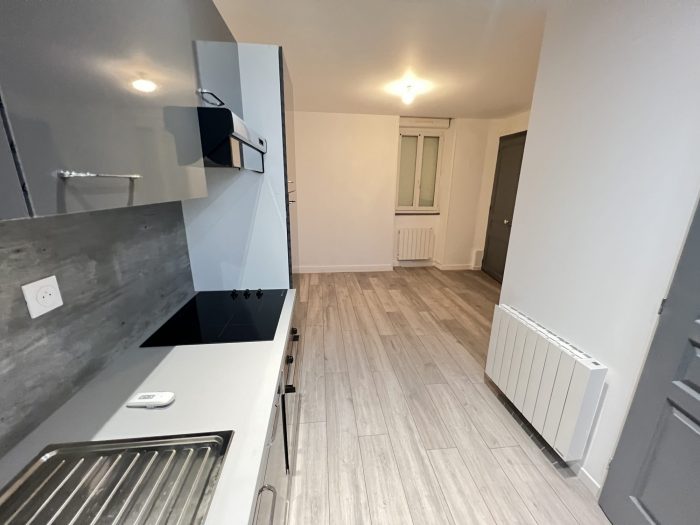 Appartement à louer, 2 pièces - Montluçon 03100