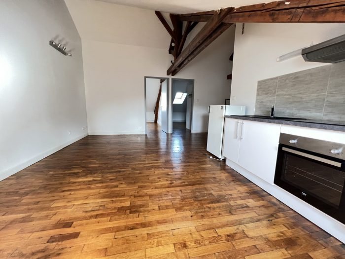 Appartement à louer, 3 pièces - Montluçon 03100