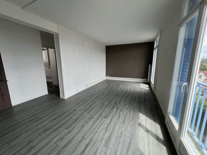 Appartement à louer, 3 pièces - Montluçon 03100