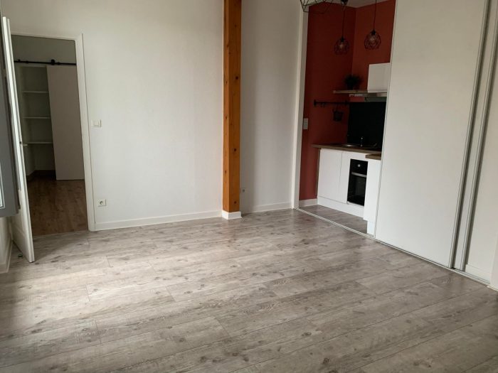 Appartement à louer, 2 pièces - Montluçon 03100