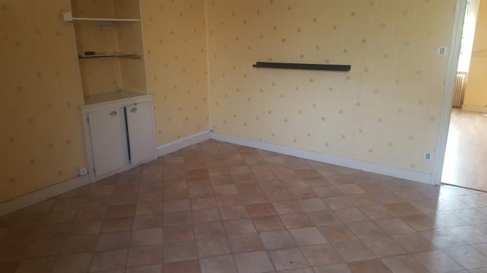 Immeuble à vendre, 110 m² - Montluçon 03100