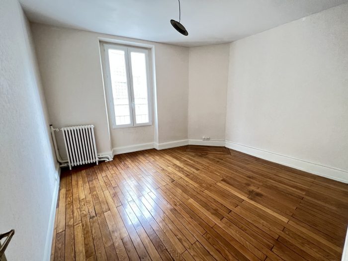 Immeuble à vendre, 350 m² - Montluçon 03100