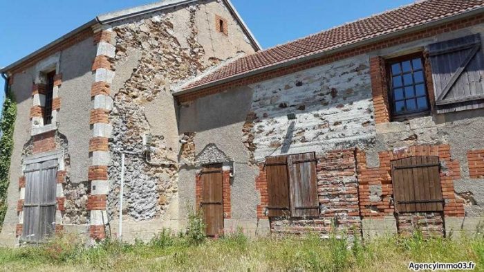 Ferme à vendre, 4 pièces - Montluçon 03100