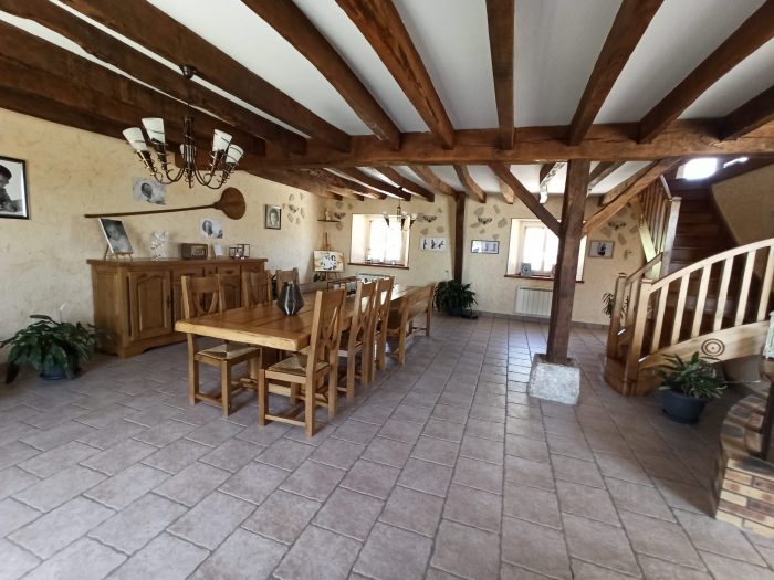 Ferme à vendre, 7 pièces - Montluçon 03100