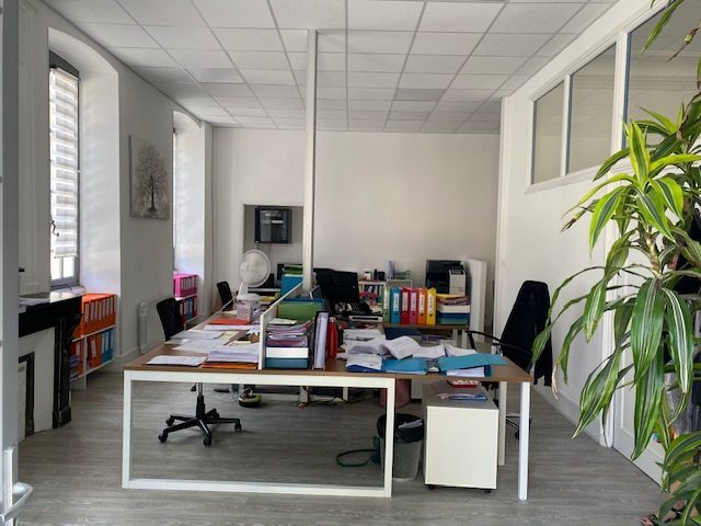 Local professionnel à louer, 112 m² - Chalon-sur-Saône 71100