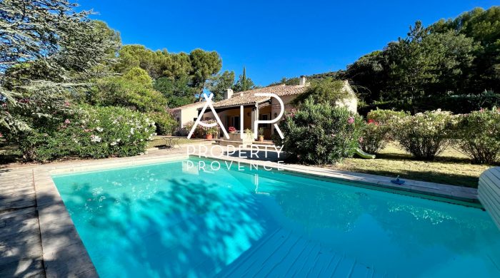 Photo Maison 6 pièces avec piscine proche d'Aix en Provence image 2/10